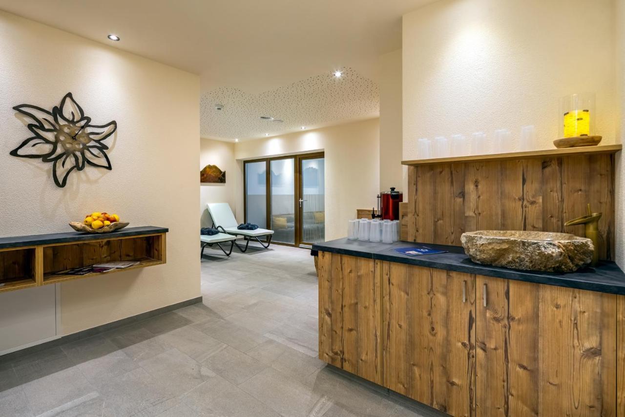 Alpin Chalet Am Burgsee Ladis Exterior foto